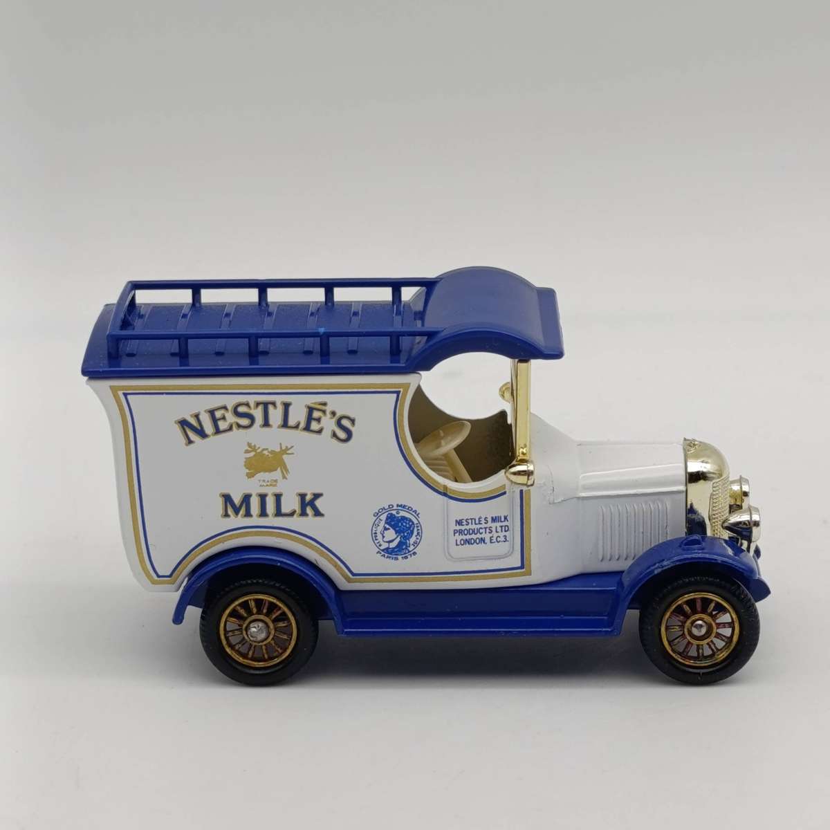 Lledo 1926 Morris Bull Nose Nestle Milk delivery van die-cast model car in box