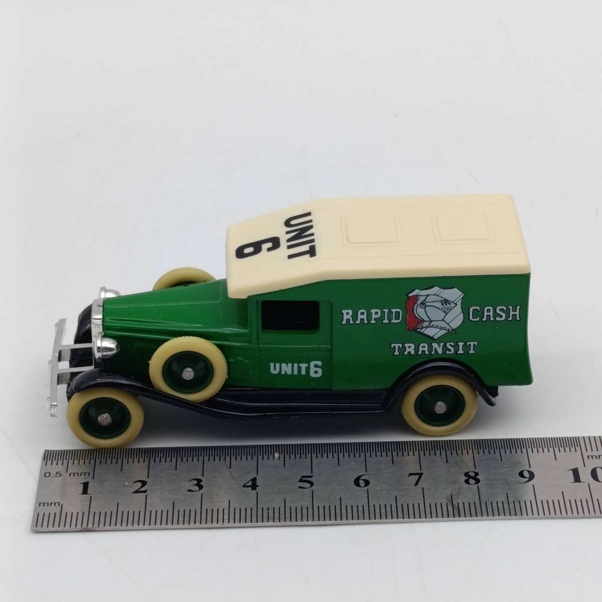 Lledo 1936 Packard Rapid Cash transit unit 6 die-cast model car in box