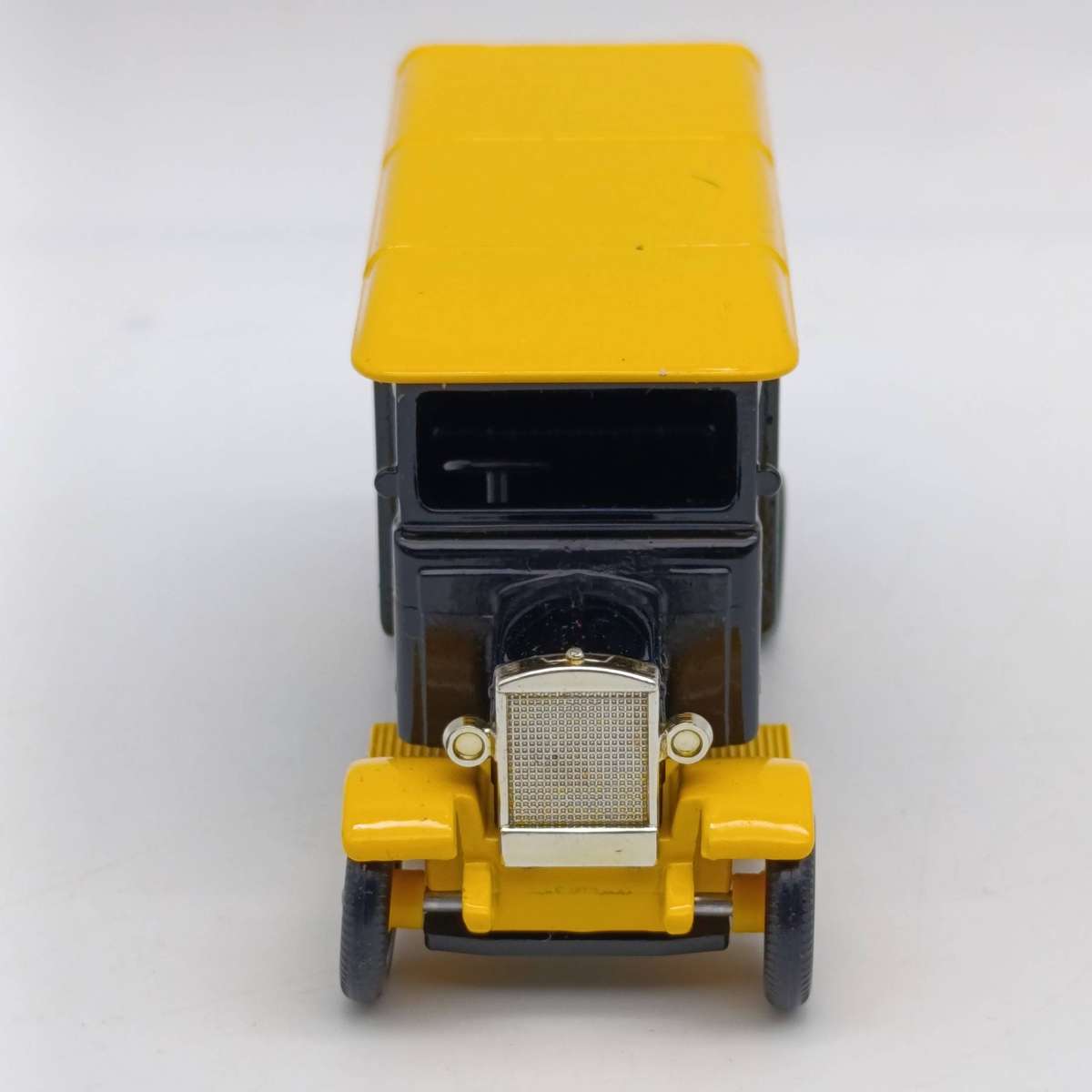 Lledo 1920 Ford Model-T Ringtons Tea advertising die-cast model car in box