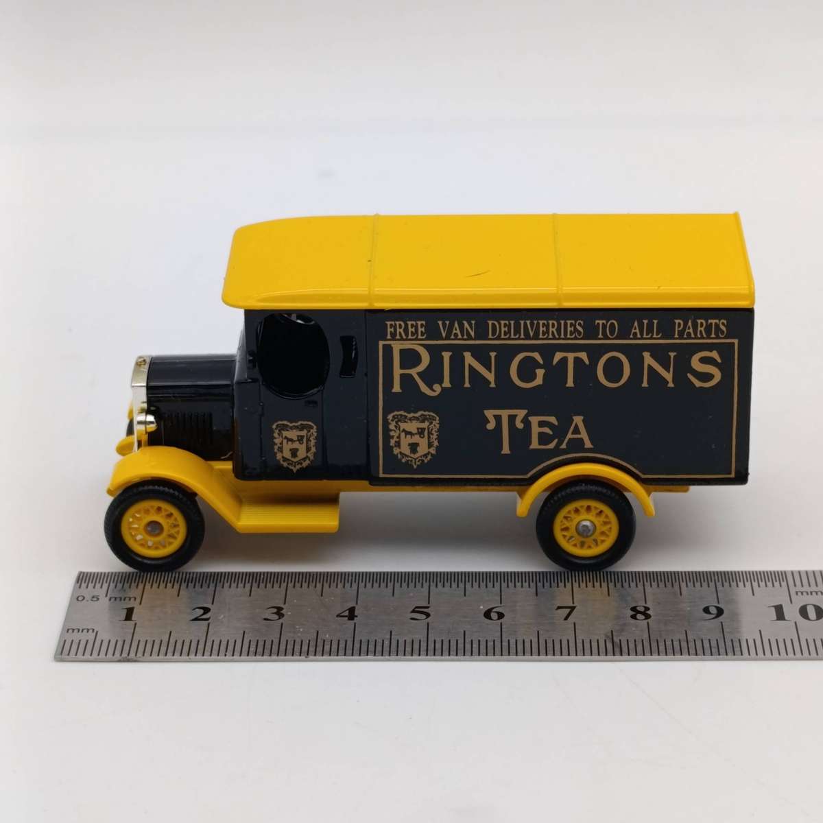 Lledo 1920 Ford Model-T Ringtons Tea advertising die-cast model car in box