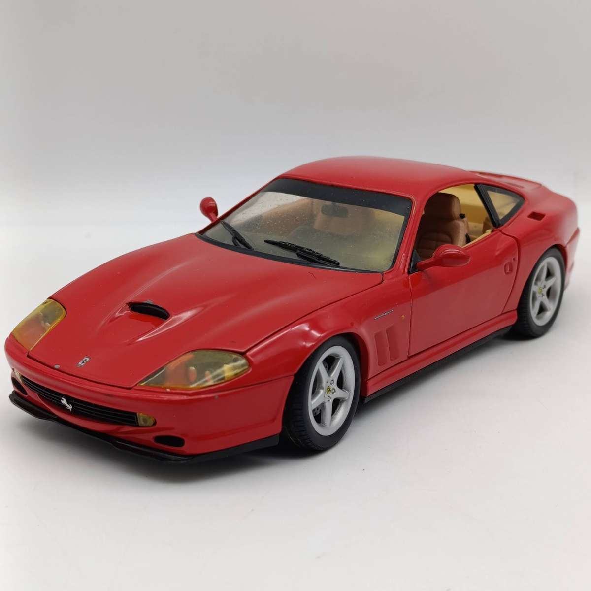 Hot Wheels Ferrari 550 Maranello die-cast model car - Scale 1/18