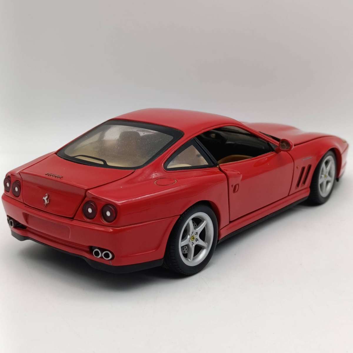 Hot Wheels Ferrari 550 Maranello die-cast model car - Scale 1/18