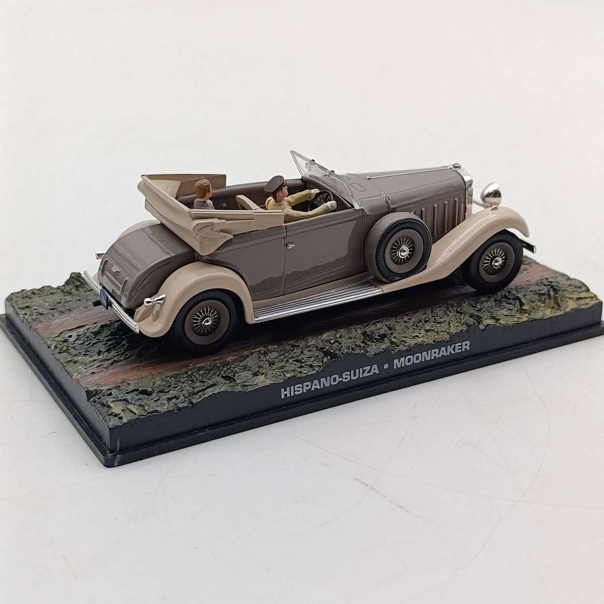 James Bond 007 Hispano Suiza model car - Moonraker - case cracked