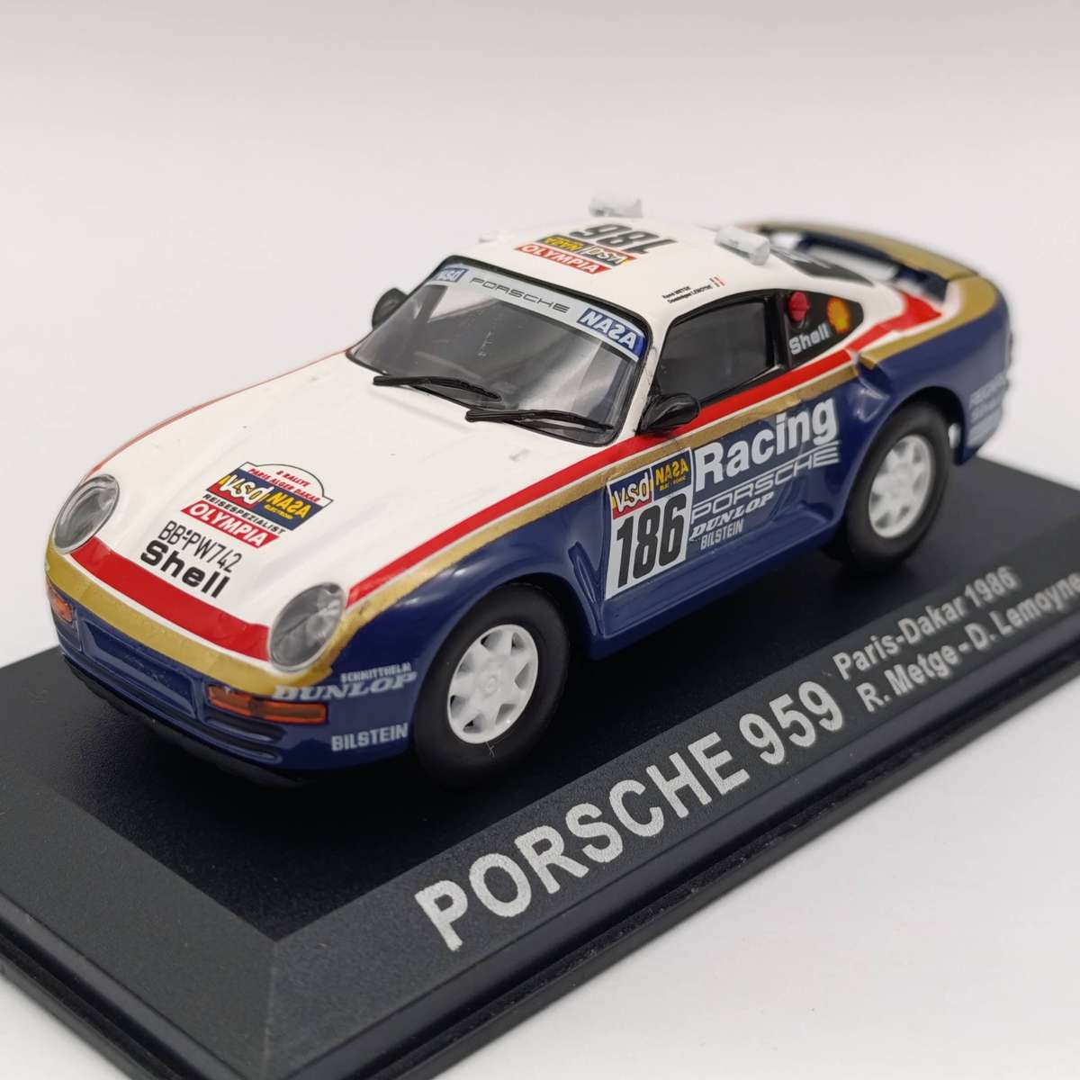 Porsche 959 Paris-Dakar 1986 die-cast rally model car - scale 1/43