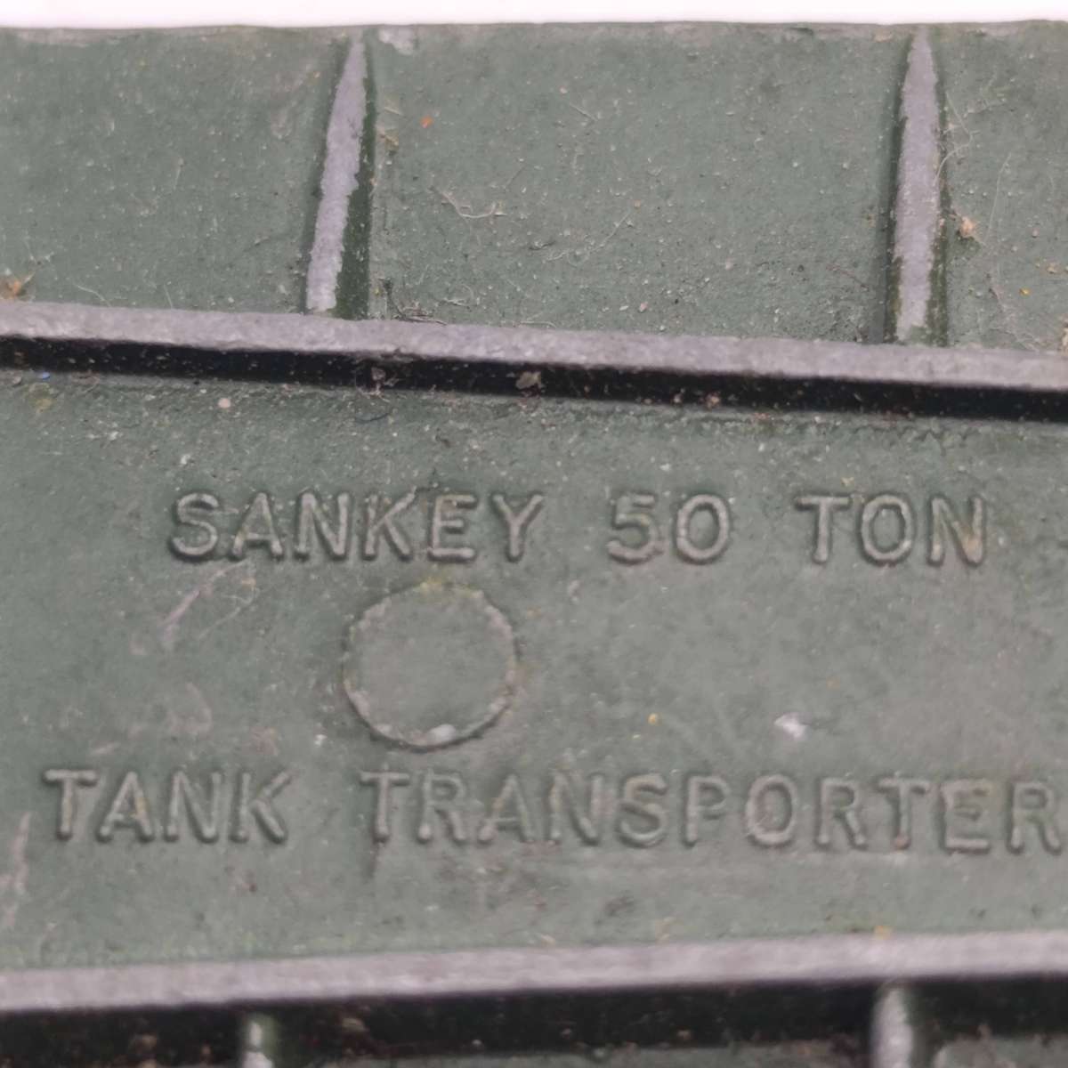 Lesney Matchbox Thornycroft Antar truck with trailer and Centurion tank ( turret broken )