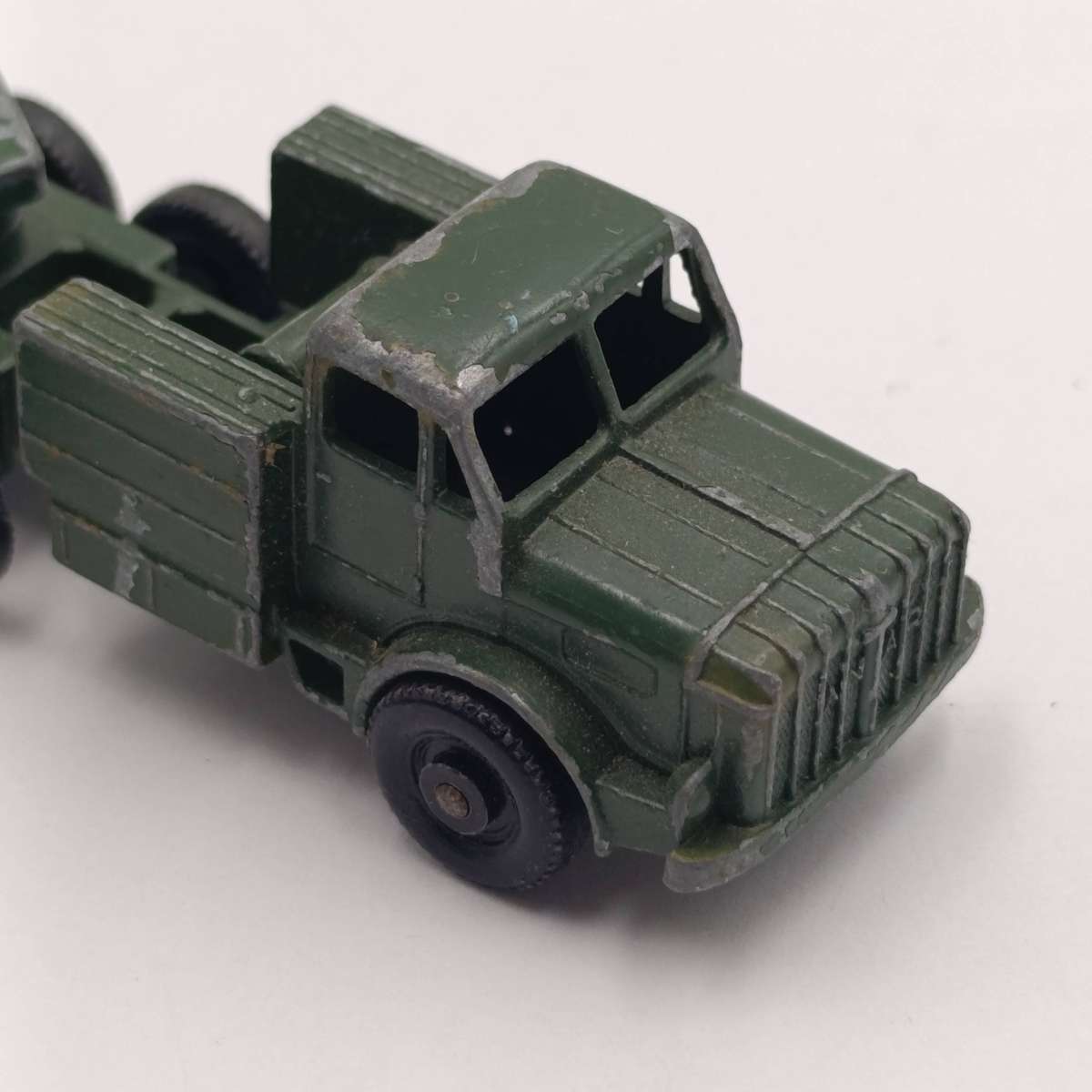 Lesney Matchbox Thornycroft Antar truck with trailer and Centurion tank ( turret broken )