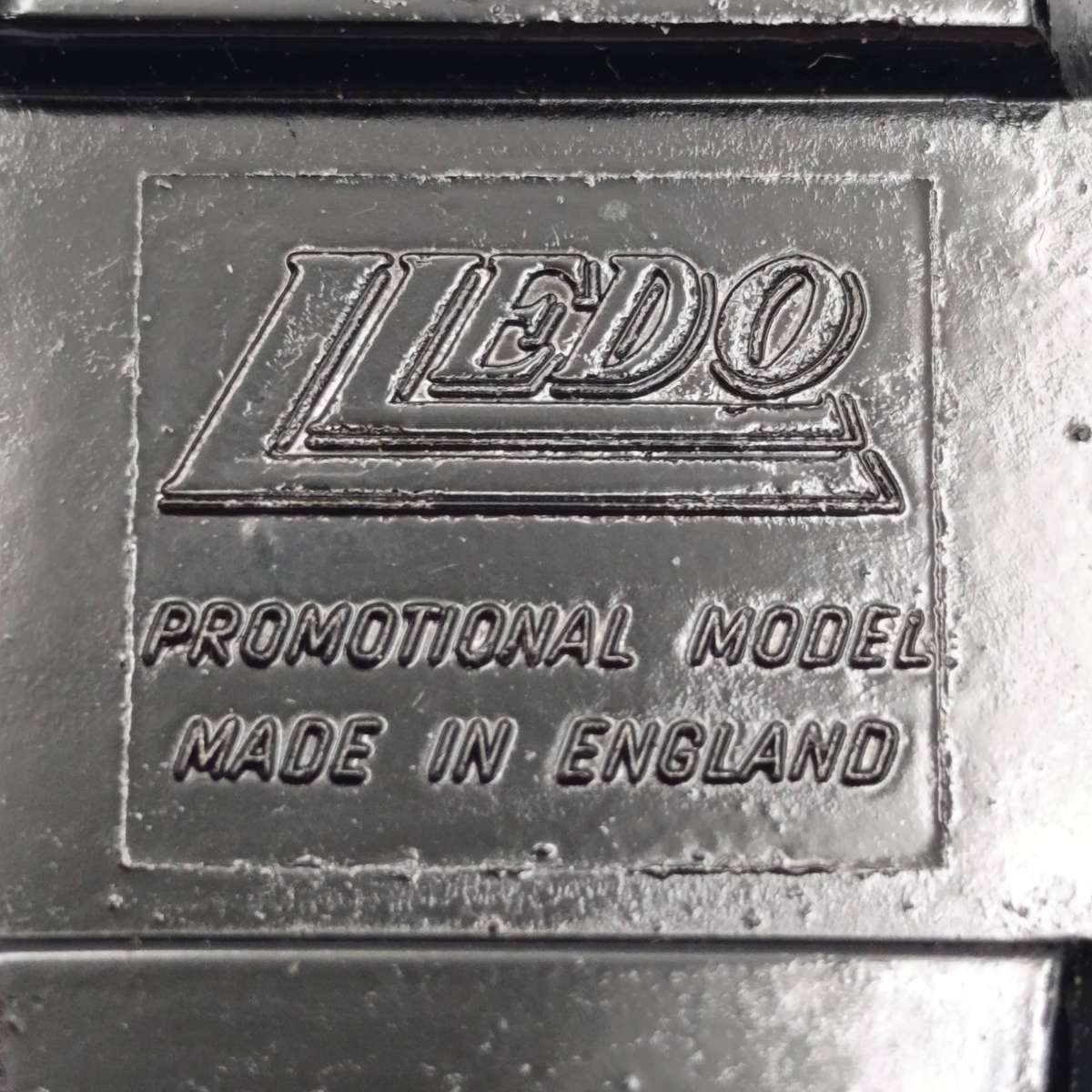 Lledo 1928 Ford Model T delivery van with Castrol advertising