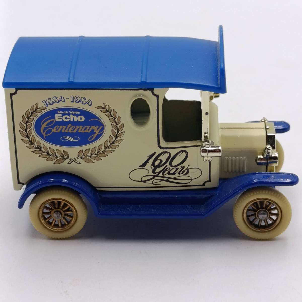 Lledo Ford Model T 1928 South Wales Echo Centenary Delivery Van Model Car in Box