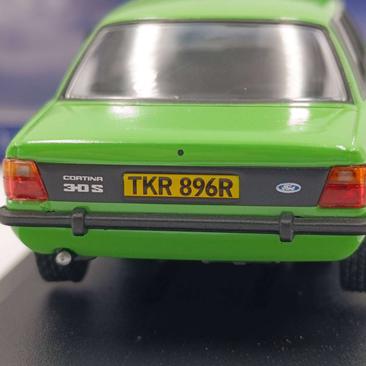 Corgi Vanguards Ford Cortina MK4 3.0S die-cast model car - scale 1/43