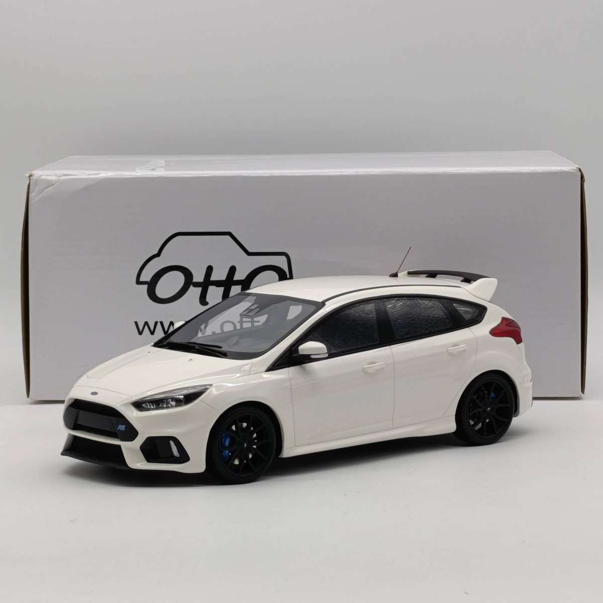 Otto Models Ford Focus RS White die-cast model car - scale 1/18