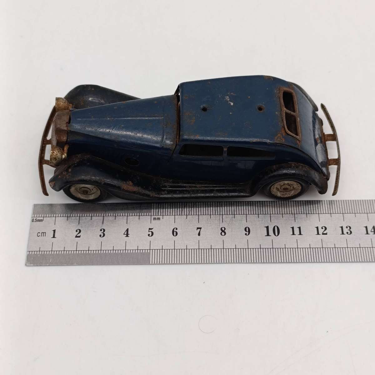 Tri-Ang Minic vintage tinplate mechanical clockwork toy car - needs TLC