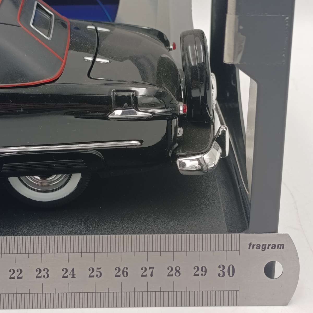 Maisto 1950 Ford die-cast model car in box - scale 1/18