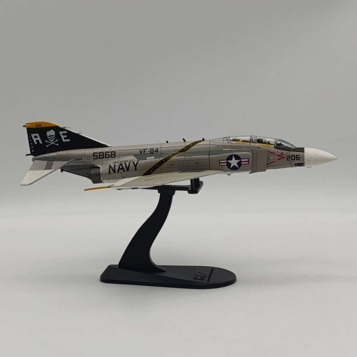 HobbyMaster MoDonnell Douglas F-4J  VF-84 Jolly Rogers die-cast model plane in box - scale 1/72