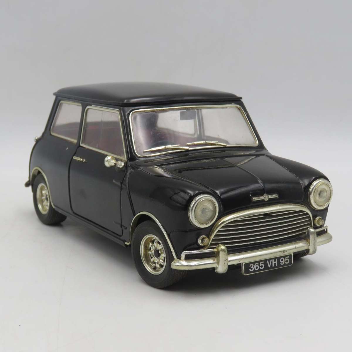 Solido Mini Cooper S die-cast model car - Scale 1/16