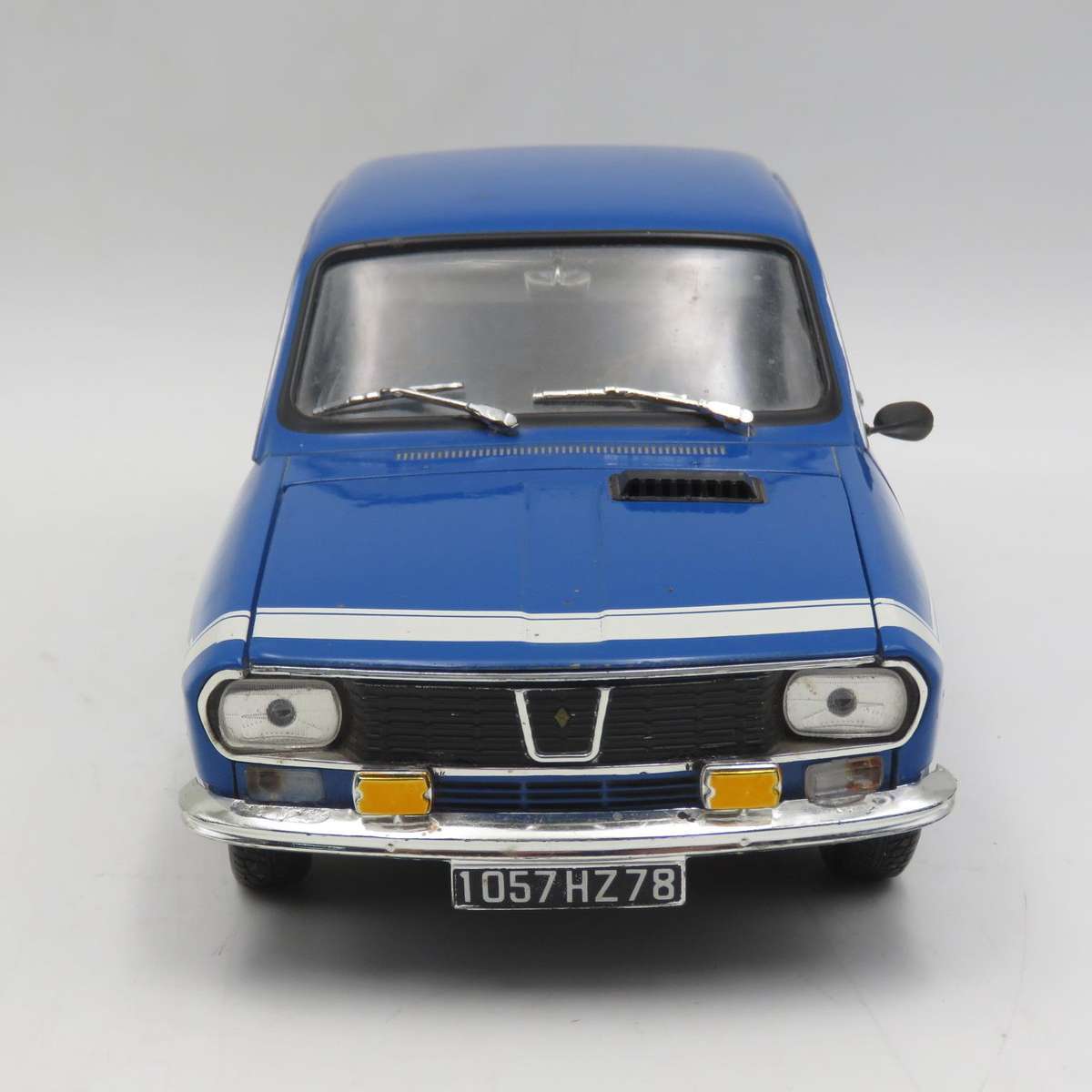 Solido Renault 12 Gordini die-cast model car - scale 1/18