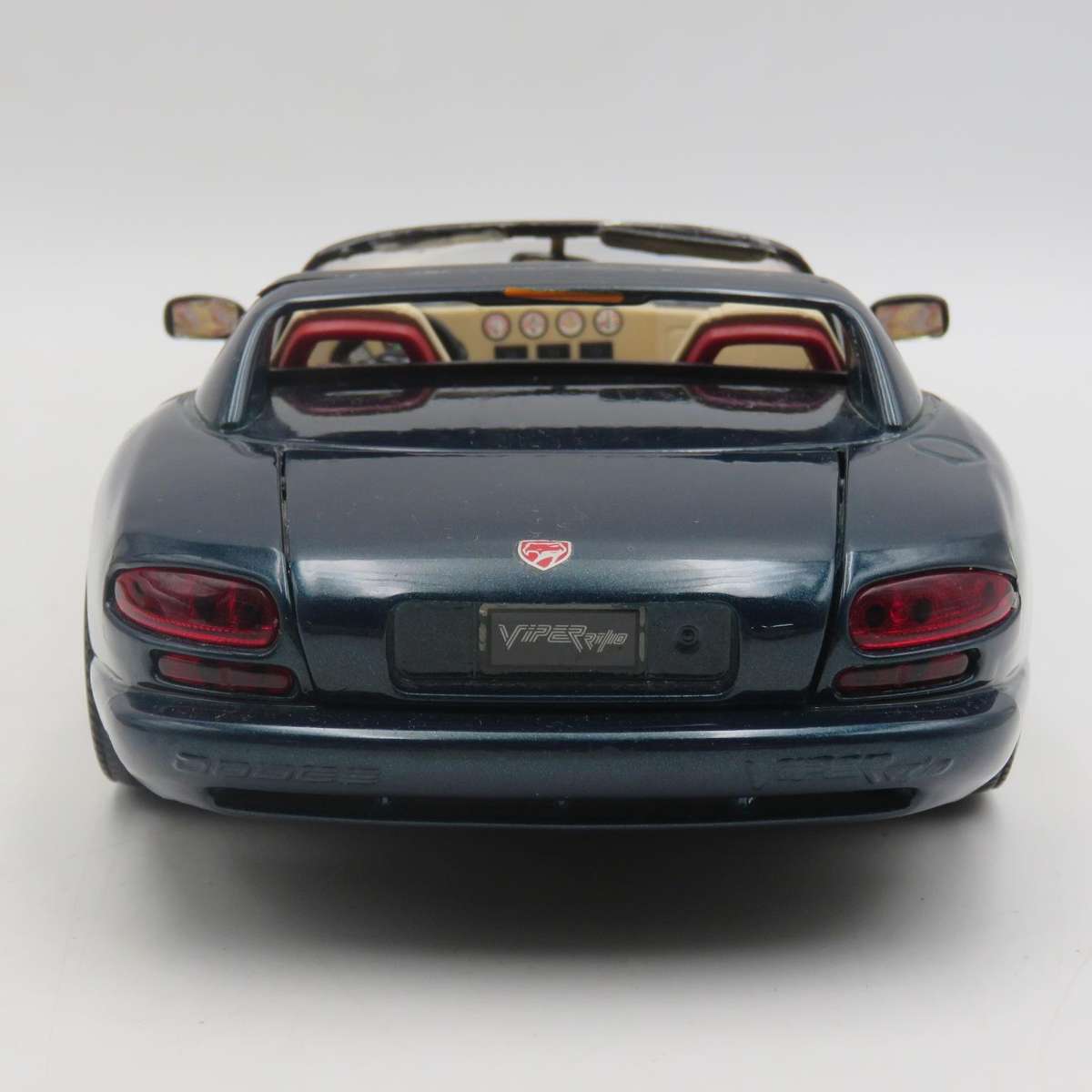 Bburago Dodge Viper RT/10 die-cast model car - scale 1/18 - Sunvisors damaged
