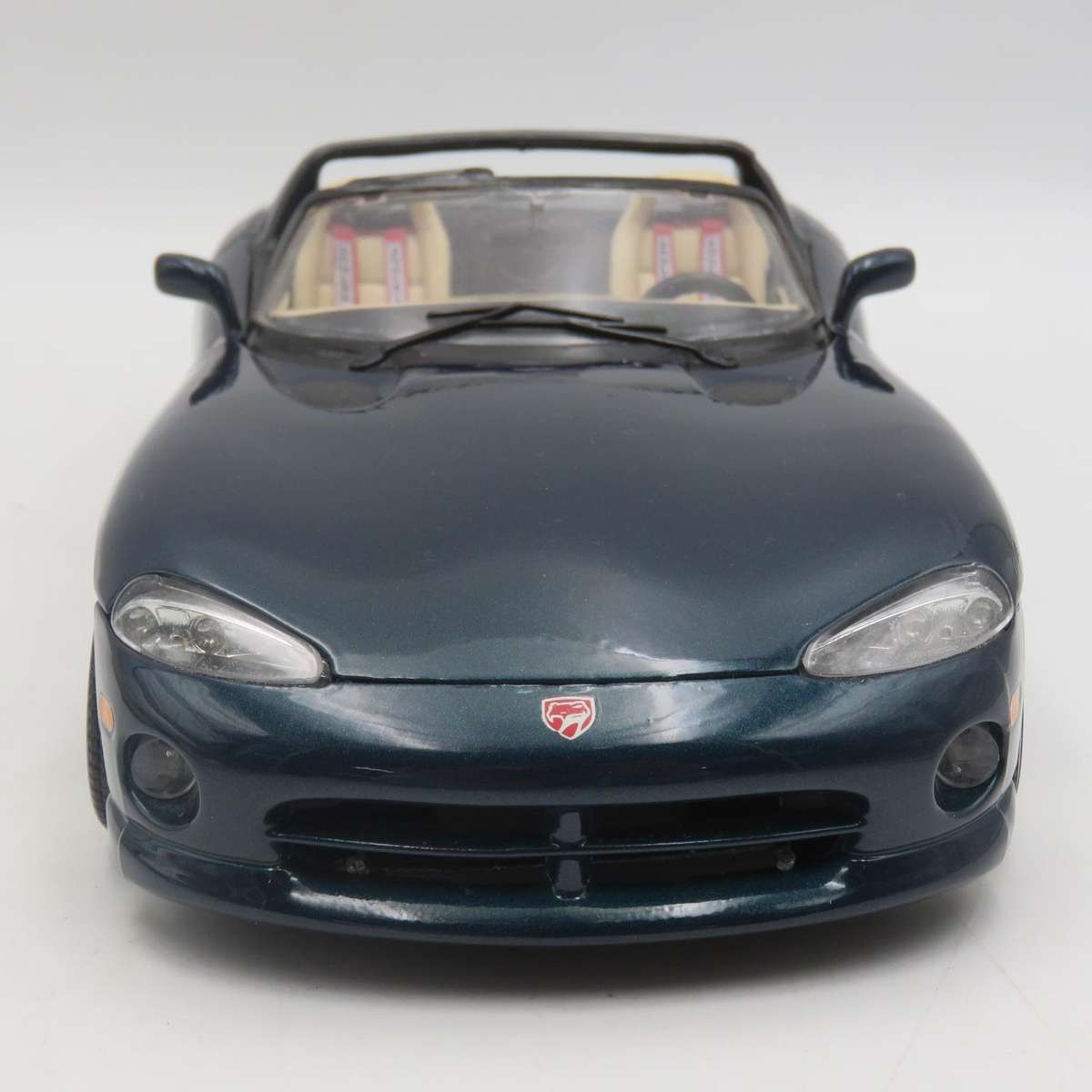 Bburago Dodge Viper RT/10 die-cast model car - scale 1/18 - Sunvisors damaged