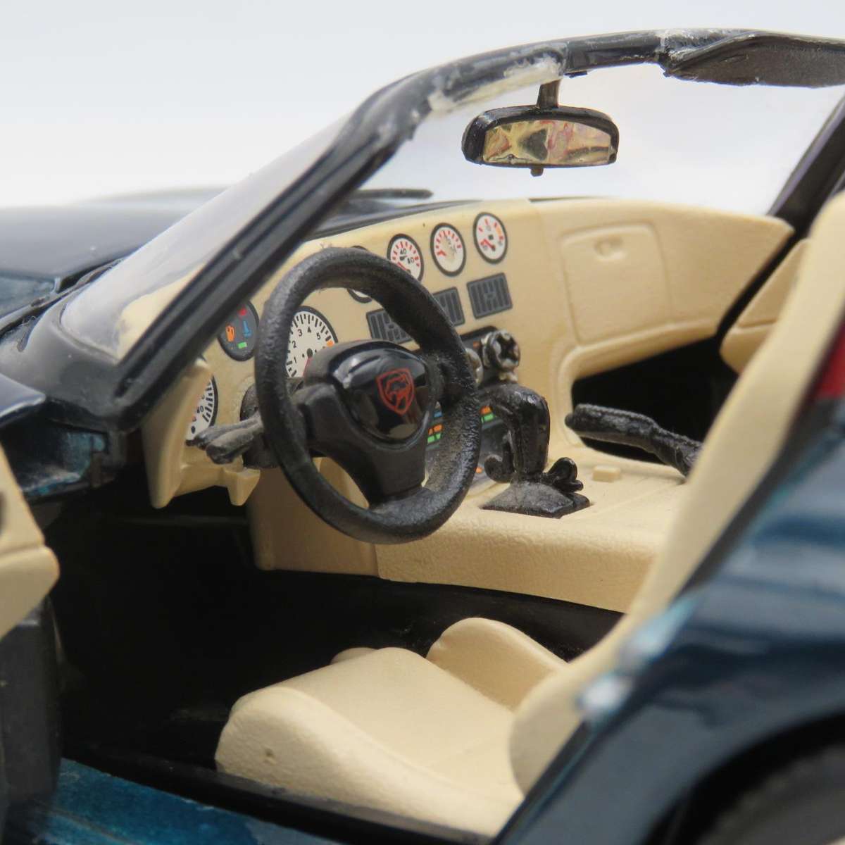 Bburago Dodge Viper RT/10 die-cast model car - scale 1/18 - Sunvisors damaged