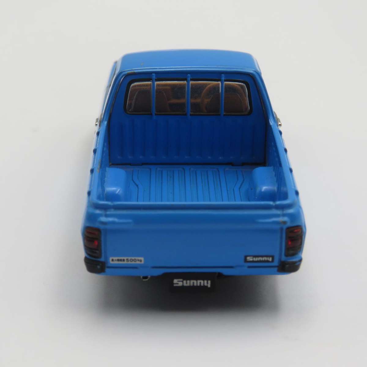 Miniature model planning Datsun Sunny pickup truck - no mirrors