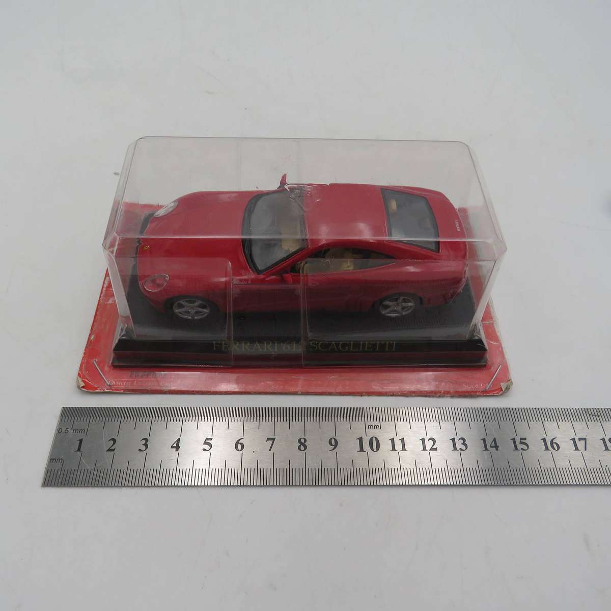 2004 Ferrari 612 Scaglietti die-cast model car - scale 1/43