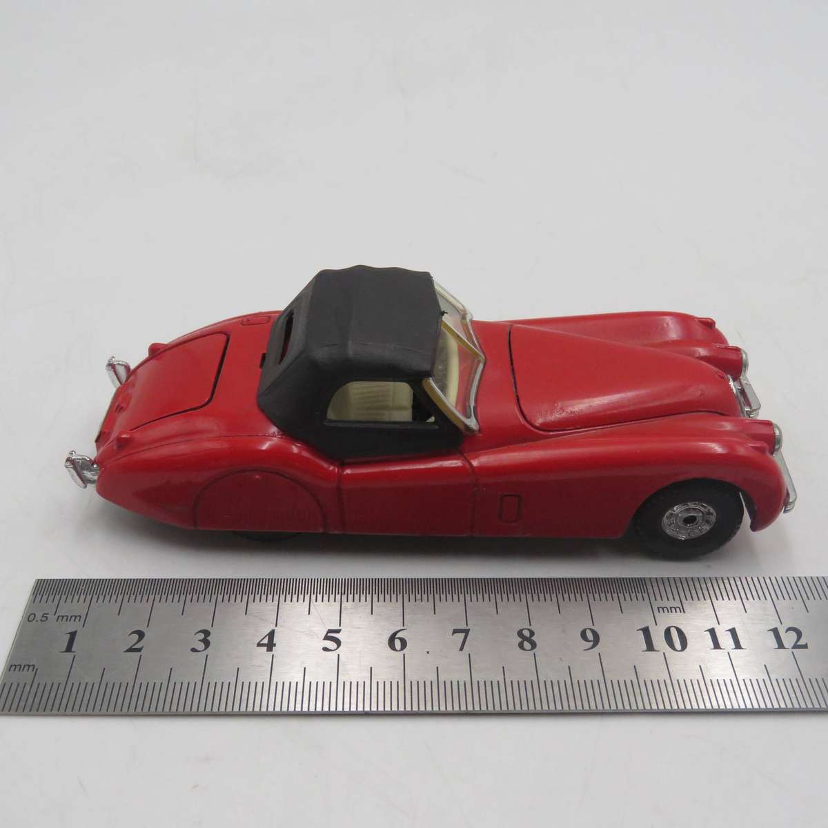Corgi Jaquar XK 120 die-cast model car