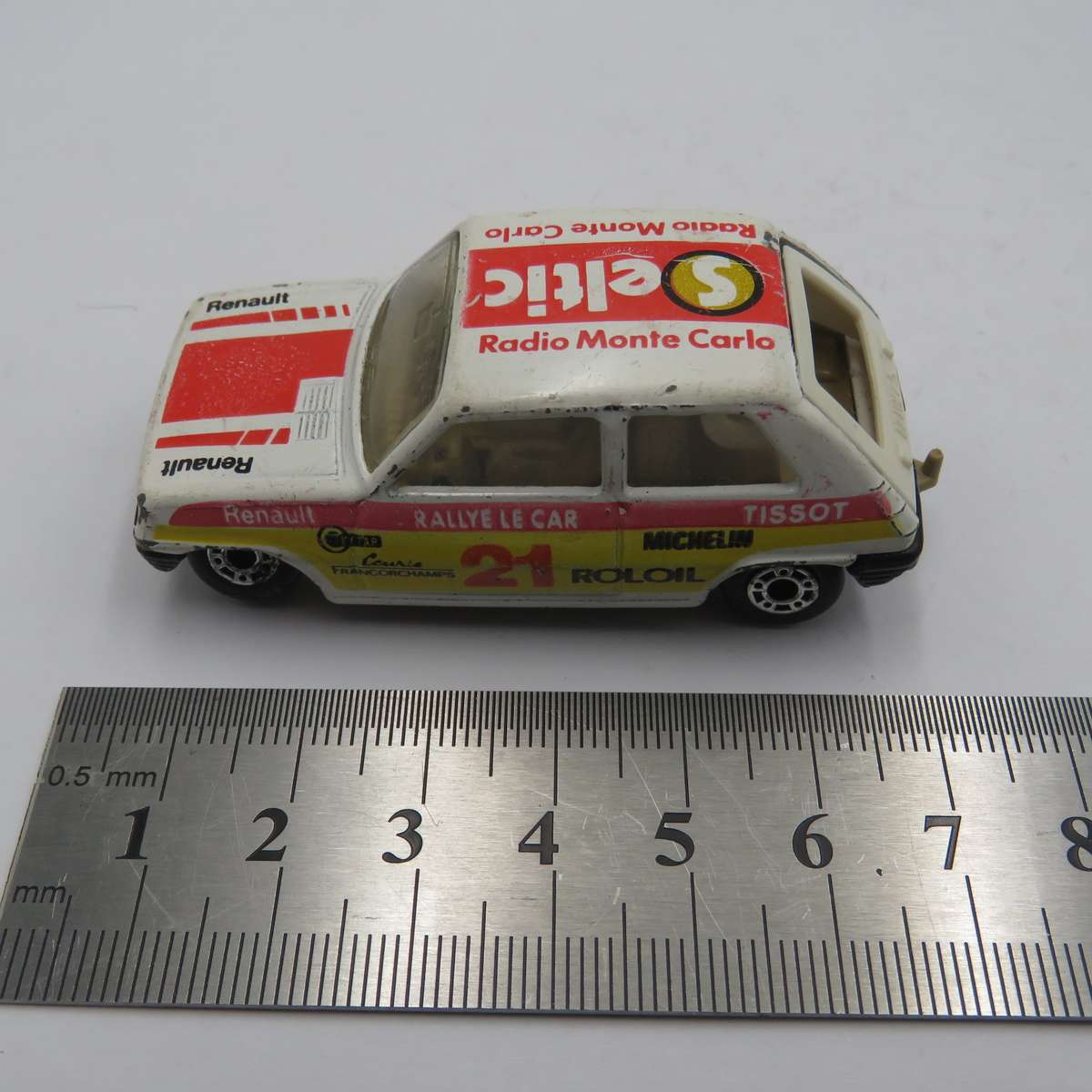 Matchbox SuperKings #21 Renault 5TL die-cast toy car