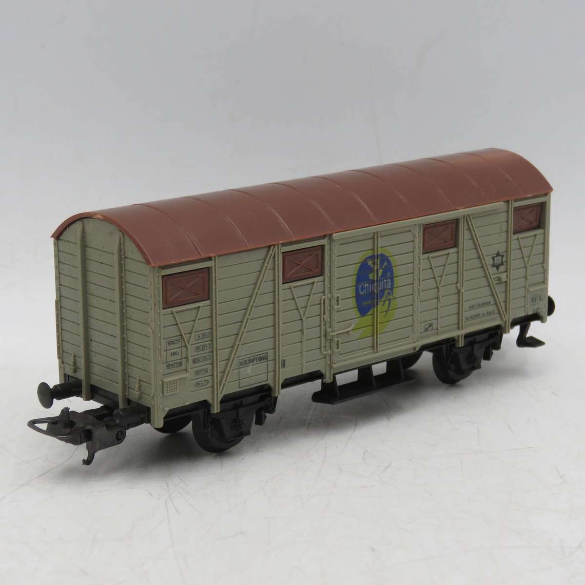 Lima HO Scale Chiquita Bananas closed good wagon