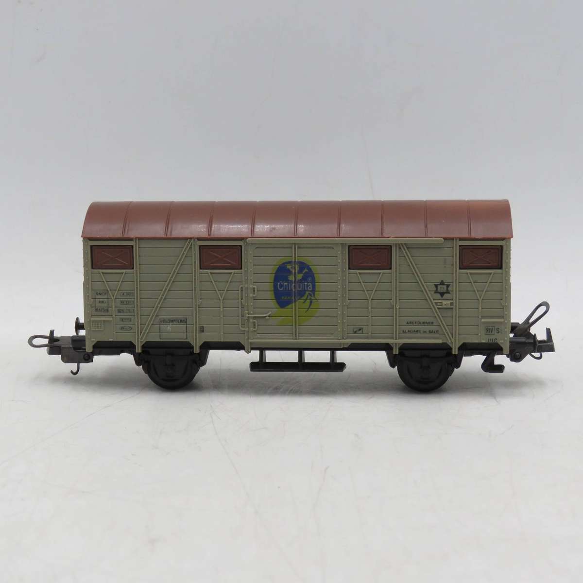 Lima HO Scale Chiquita Bananas closed good wagon