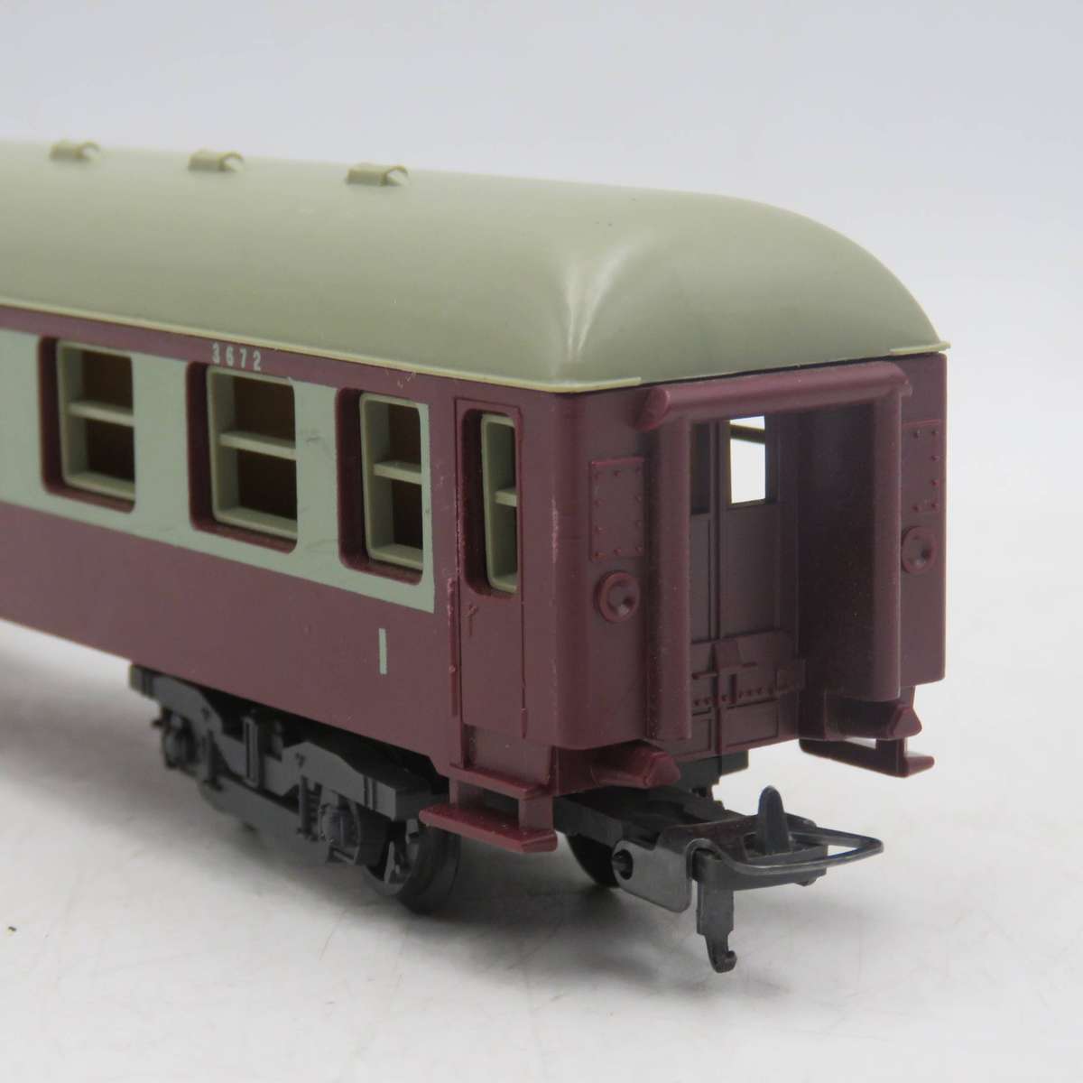 Lima SA Railways #3672 TransKaroo sleeper coach - HO Scale