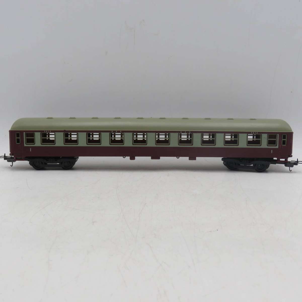 Lima SA Railways #3672 TransKaroo sleeper coach - HO Scale