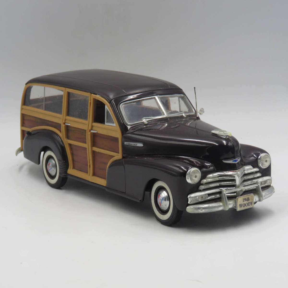 Maisto 1948 Chevy Fleetmaster Woody die-cast model car - scale 1/18