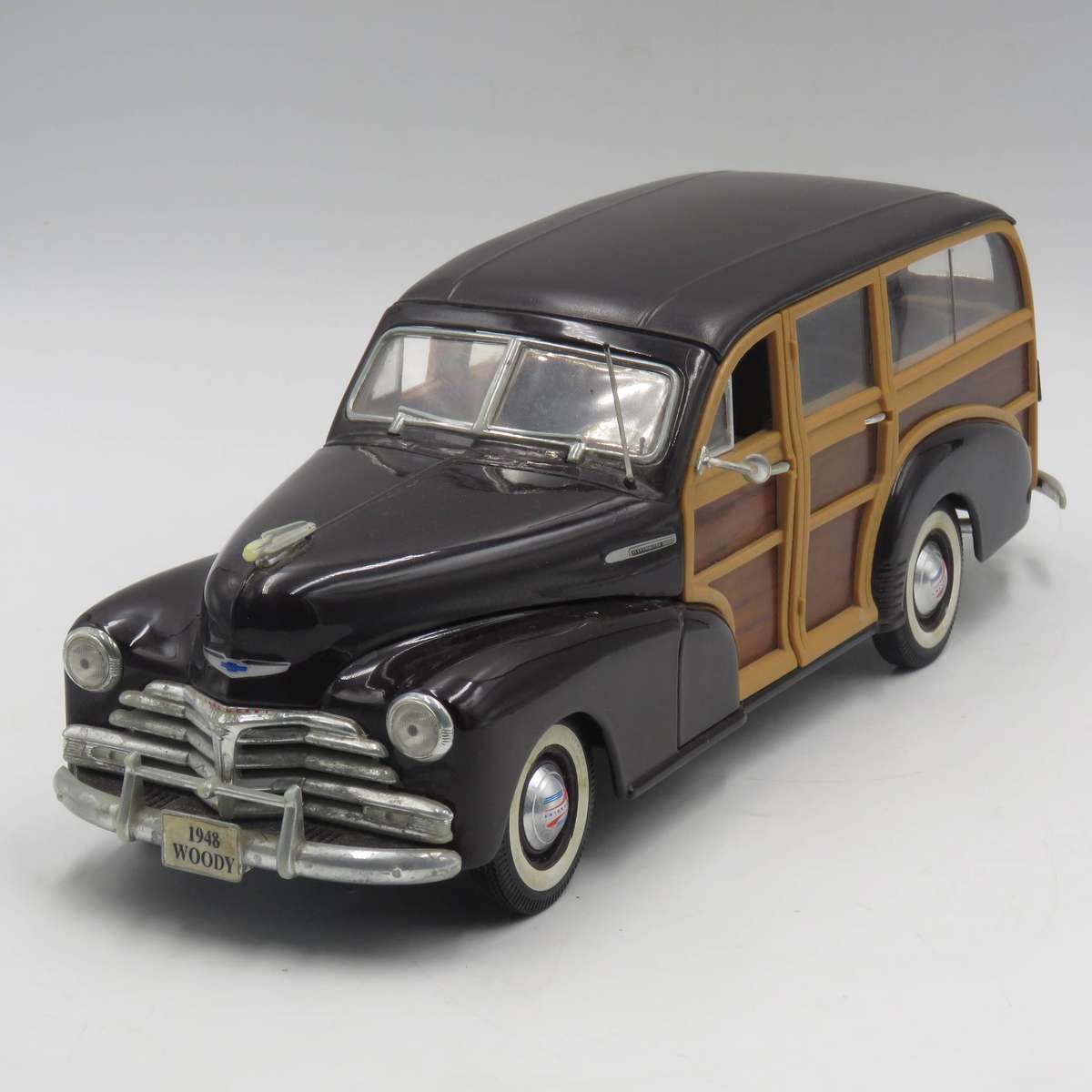 Maisto 1948 Chevy Fleetmaster Woody die-cast model car - scale 1/18