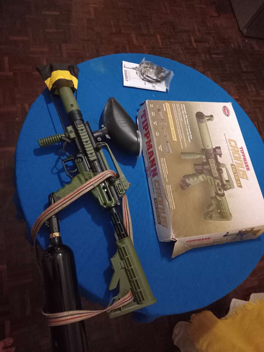 Tippmann Chronus Tactical PaintballGun,Solid Ammo,Co2 tanks, Co2 onoff switch and other accessories