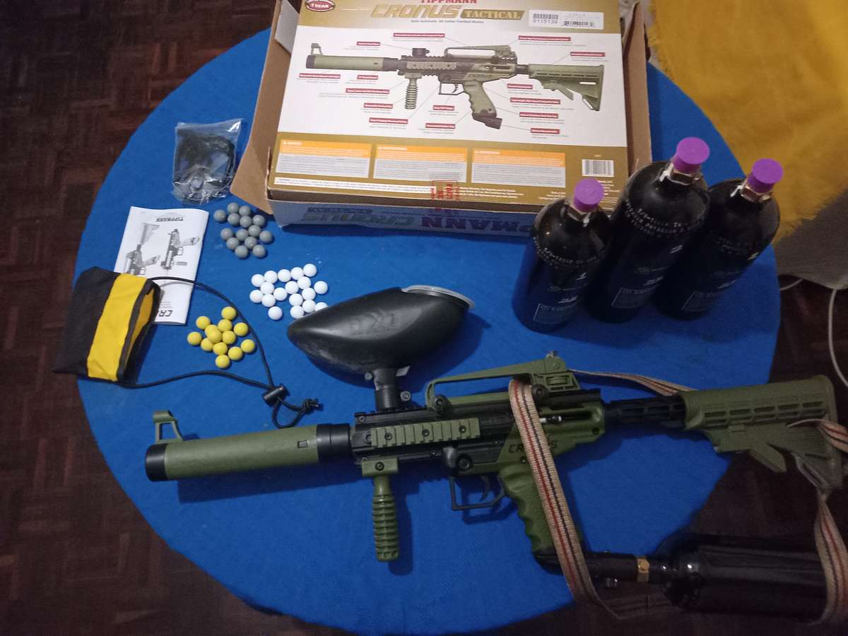 Tippmann Chronus Tactical PaintballGun,Solid Ammo,Co2 tanks, Co2 onoff switch and other accessories