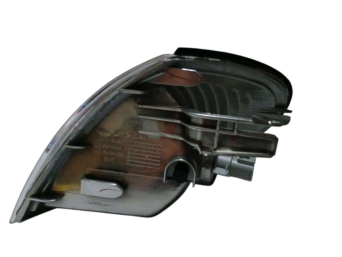Nissan Almera Hatchback 01-03 RHS Corner Lamp