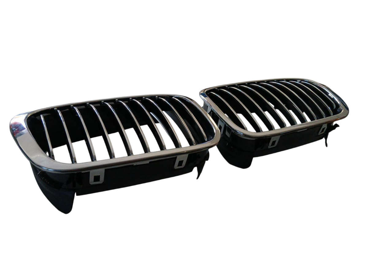 BMW e46 Front Bonnet Grill Set