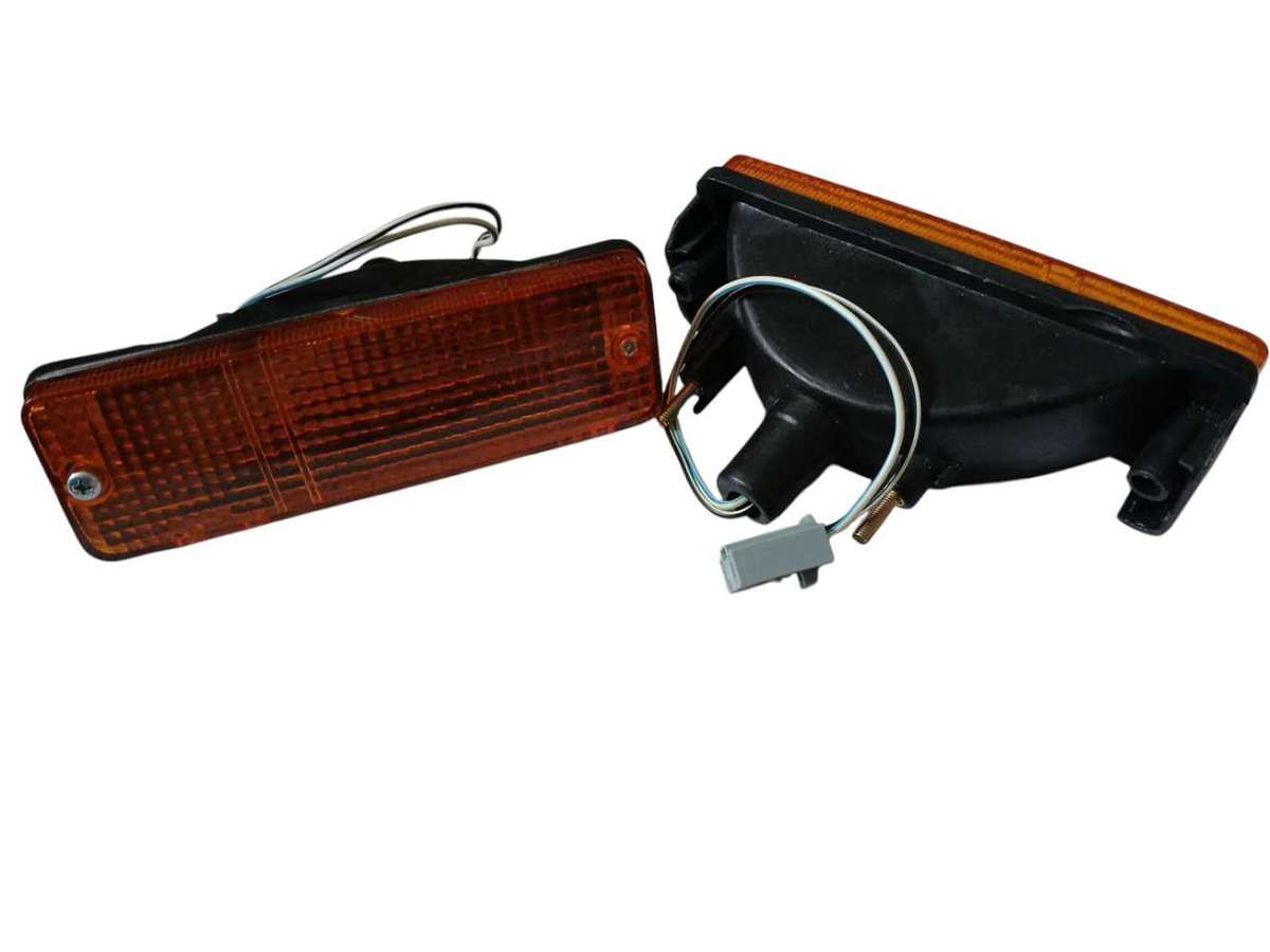 Toyota Cressida RX70 Amber Bumper Indicator Set L/R