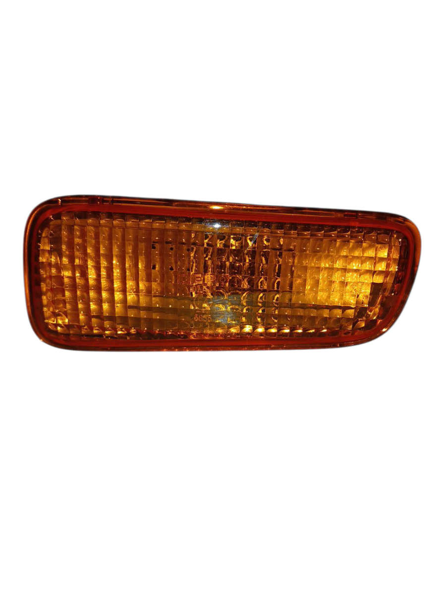 Isuzu Bakkie Amber LHS Bumper Indicator Oval Shape(Rounded corners)