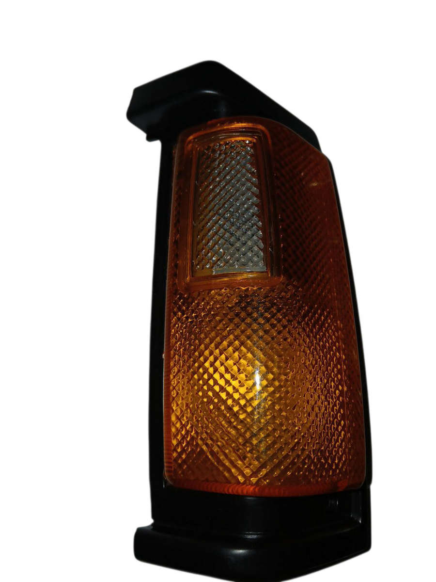 Nissan 1 Tonner LHS Corner Lamp