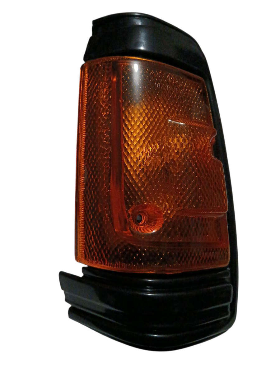 Nissan 720 pickup LHS Corner Lamp