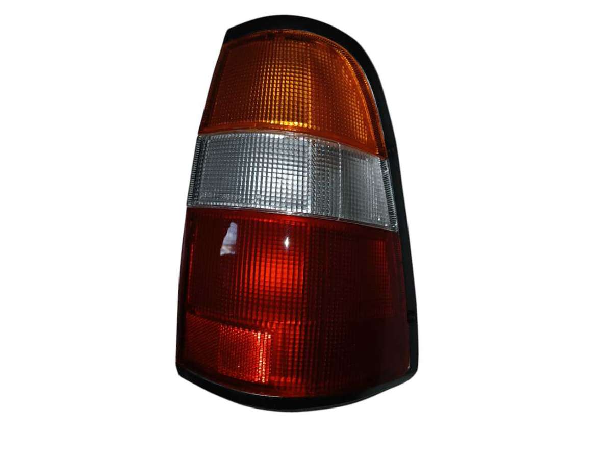 Isuzu Bakkie 1994- 05 RHS Tail Lamp Unit