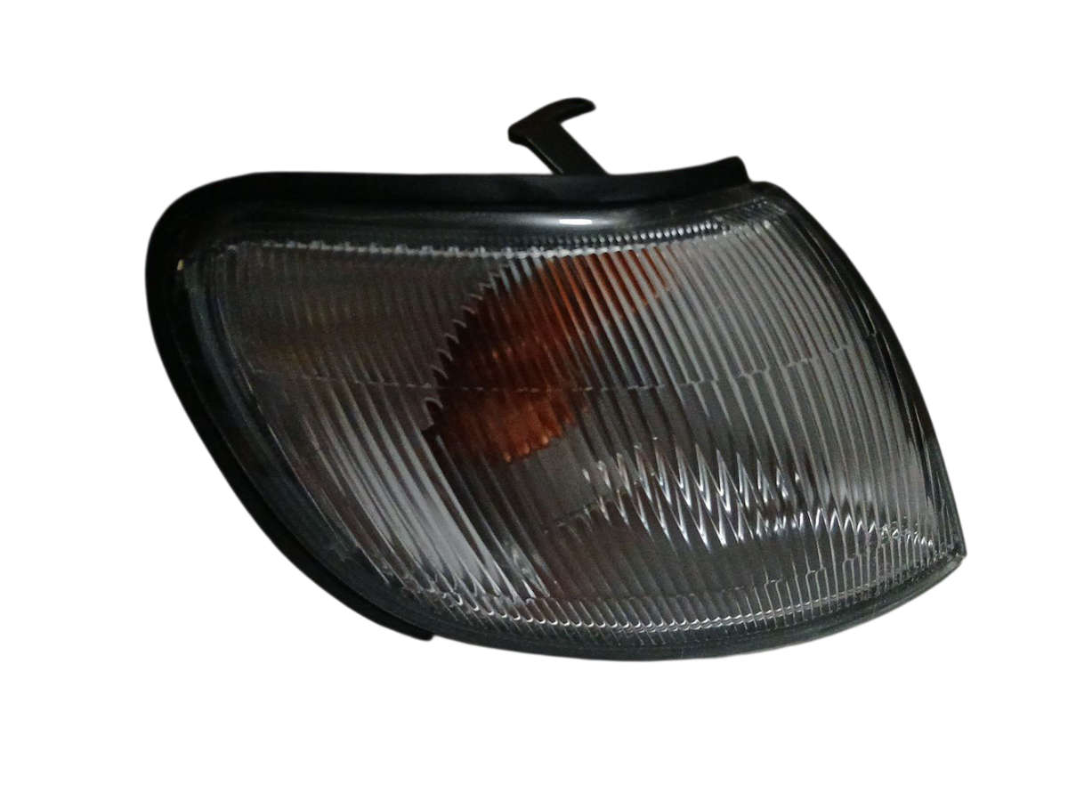 Nissan sentra MK4 facelift RHS Corner Lamp