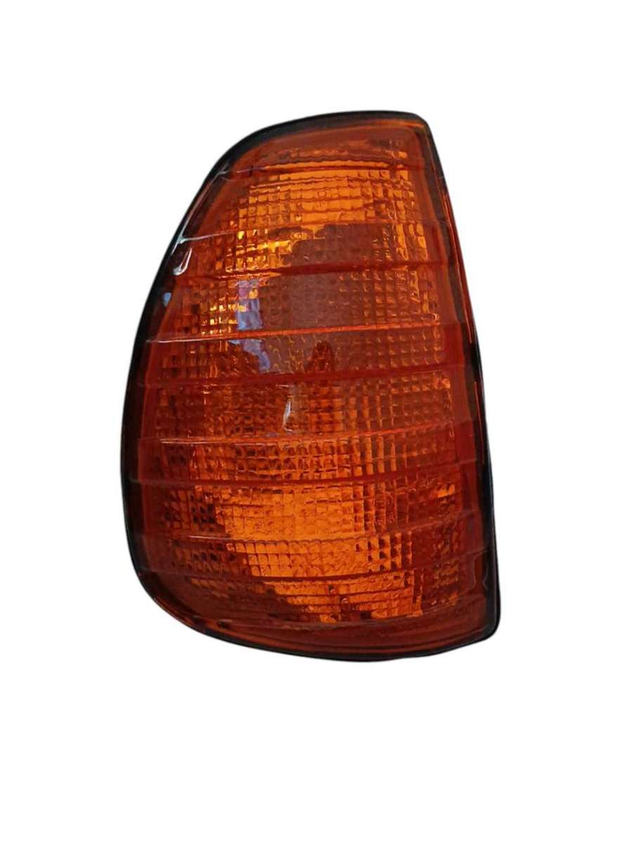 Mercedes 123 RHS Corner Lamp
