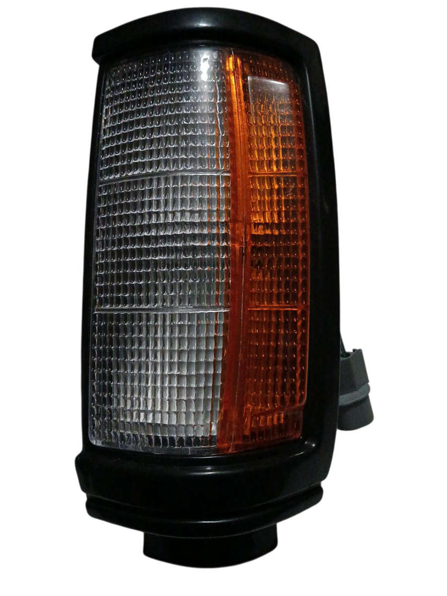 Mitsubishi L200 LHS Corner Lamp