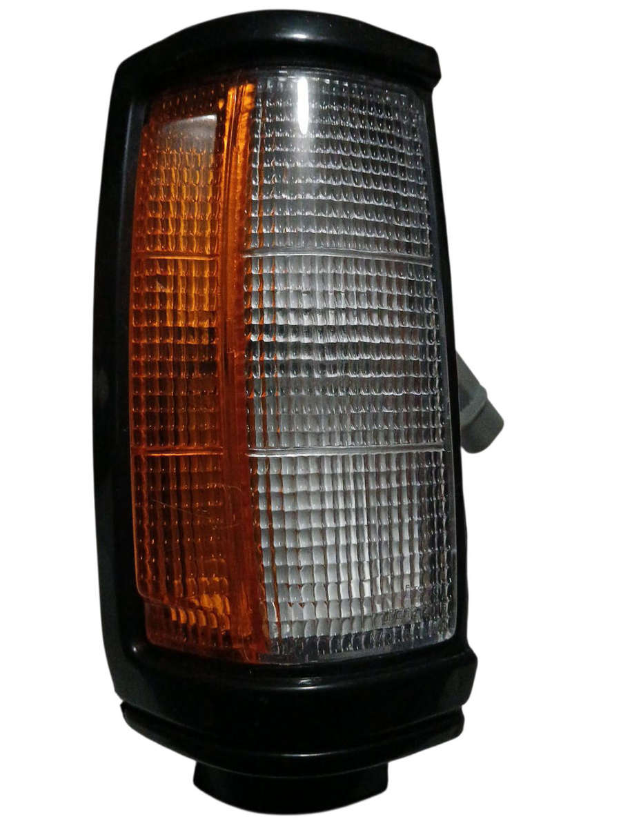 Mitsubishi L200 RHS Corner Lamp