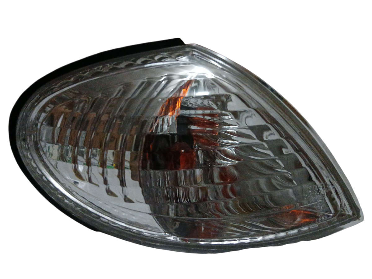 Nissan Almera Hatchback 01-03 RHS Corner Lamp