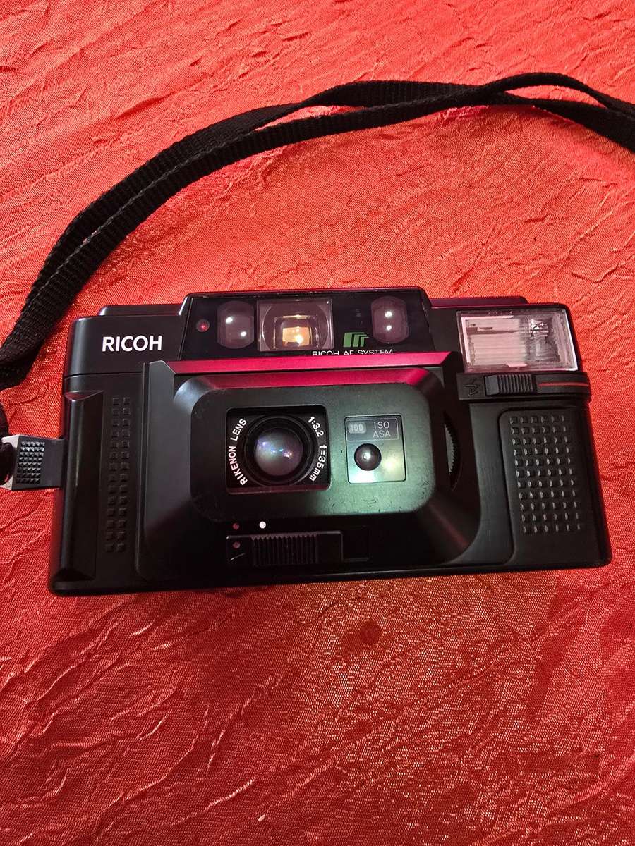 Cameras - Mixed Batch (for parts, some working cheapies)