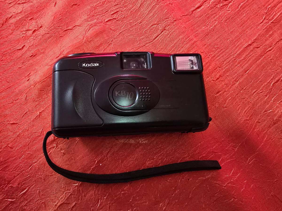 Cameras - Mixed Batch (for parts, some working cheapies)