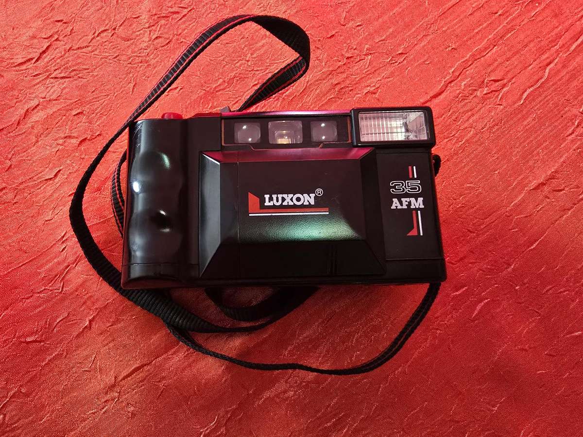 Cameras - Mixed Batch (for parts, some working cheapies)