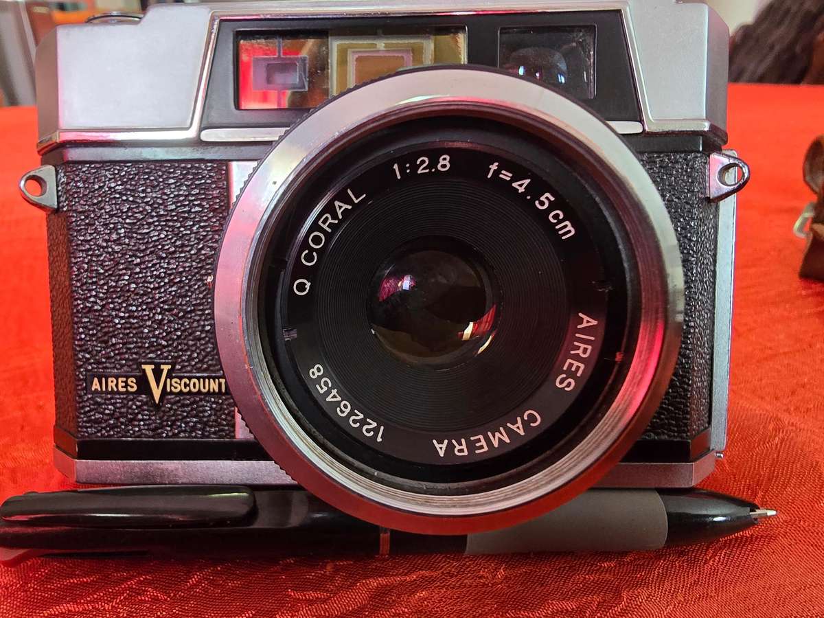 Vintage Aires Viscount 35mm Rangefinder Camera